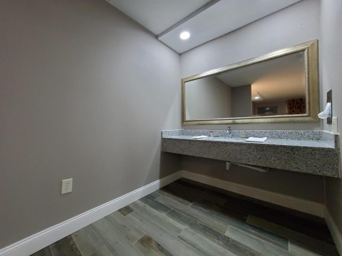 Scottish Inns & Suites Springdale Ngoại thất bức ảnh
